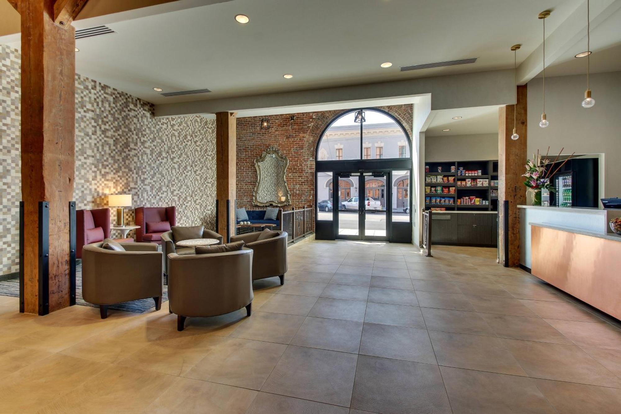 Springhill Suites By Marriott Montgomery Downtown Bagian luar foto